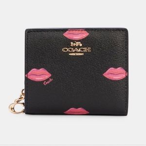 Coach NWT Snap Wallet With Lips Print